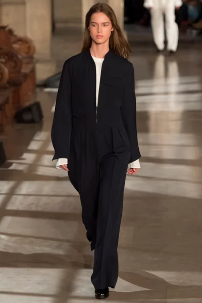 Look 15